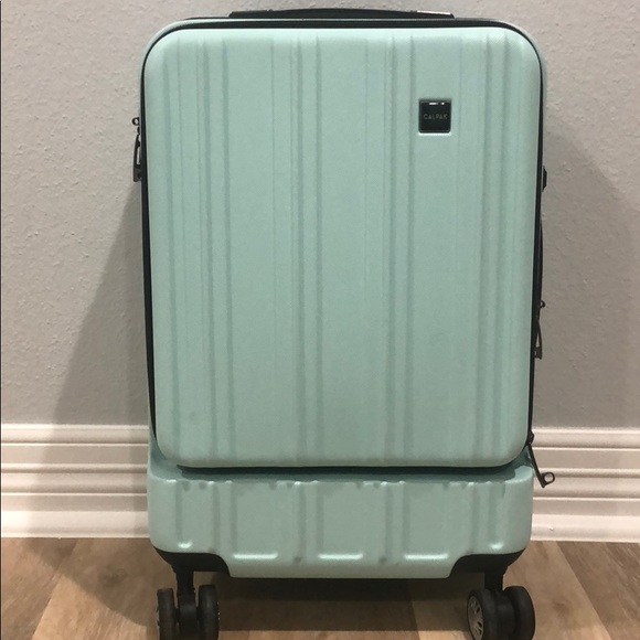 calpak wandr luggage review